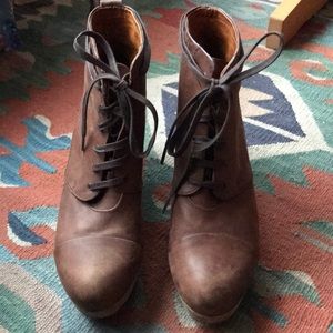 Coclico Lace Up Boots